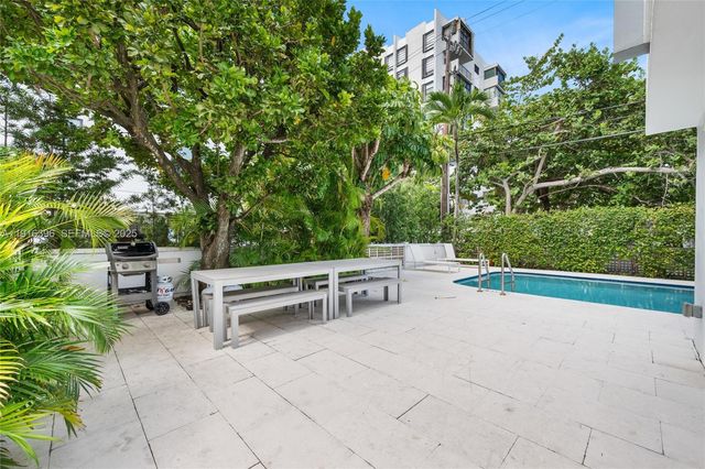 $849,000 | 155 Sunrise Drive, Unit 4B, Key Biscayne, FL 33149
