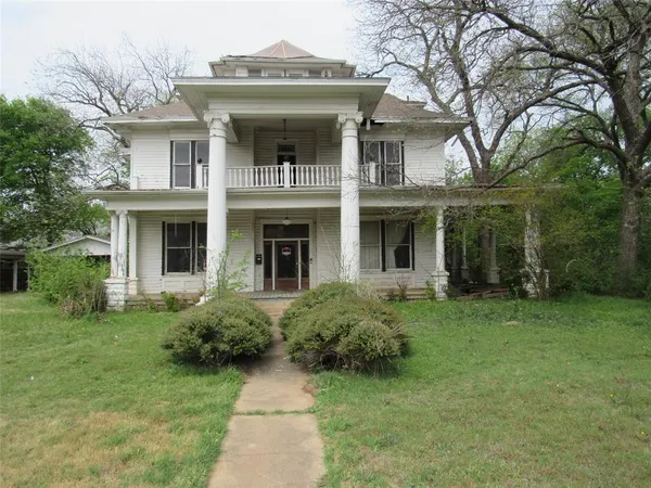 $149,900 | 311 Craig Street, Hillsboro, TX 76645