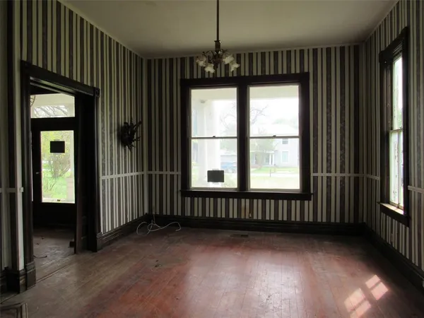 $149,900 | 311 Craig Street, Hillsboro, TX 76645