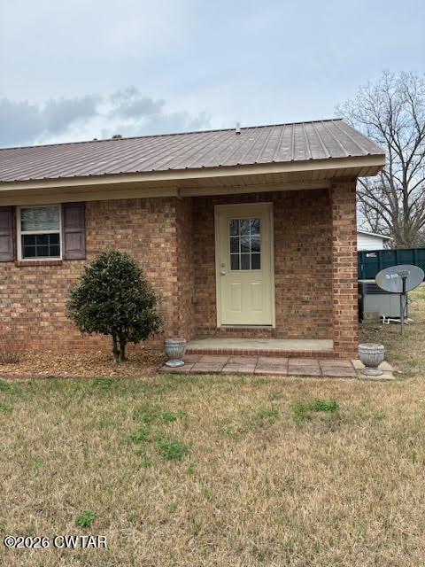 482 Main Street Friendship, TN 38034 - Photo 10 of 27 a front view of a house