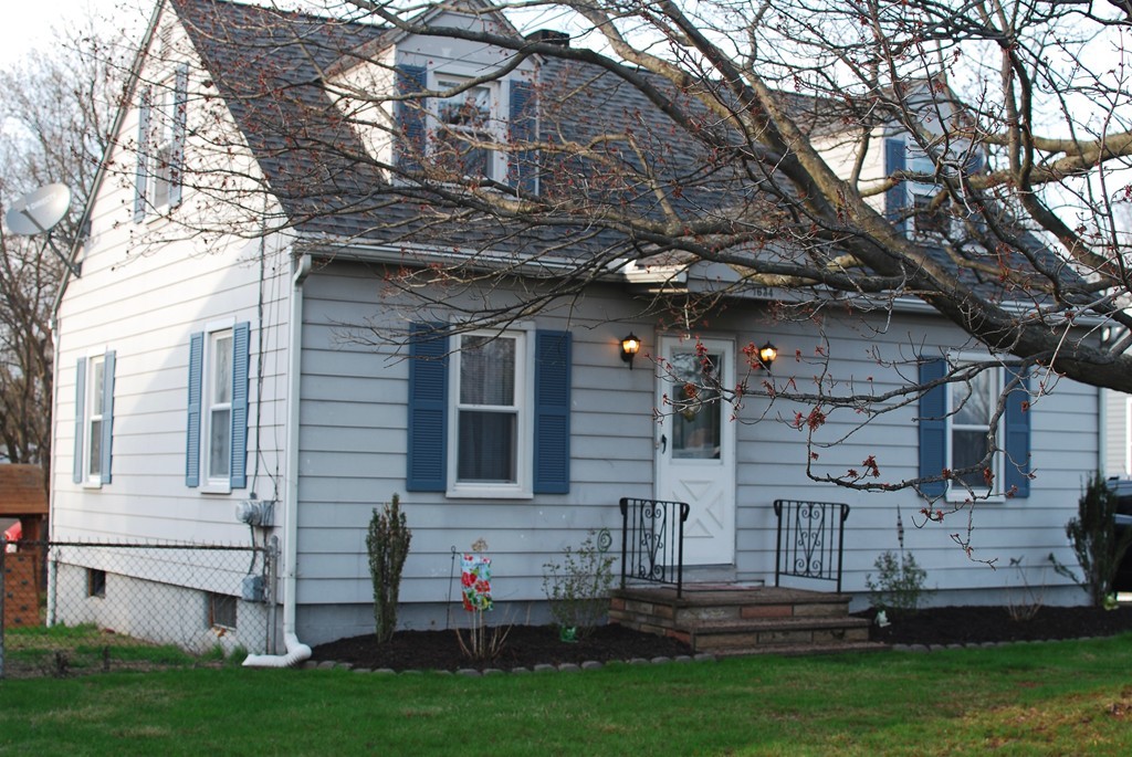 1634 Westover Road Chicopee, MA 01020 - Photo 2 of 26 Gallery Image 2