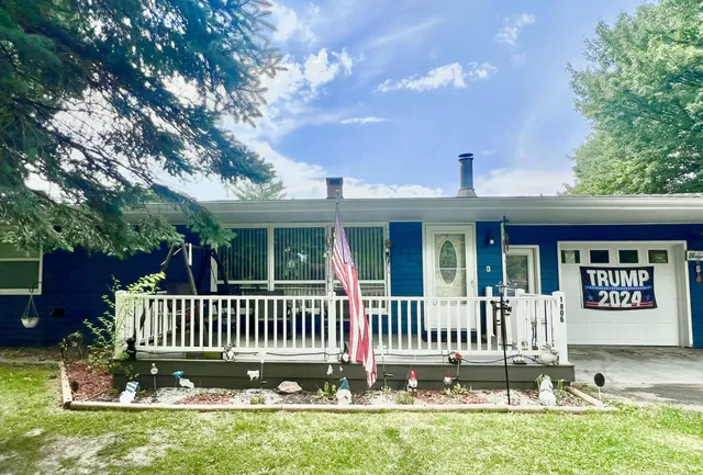$277,500 | 1806 Barr Street, Hillsdale, MI 49242