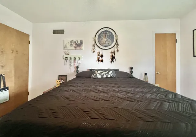 $277,500 | 1806 Barr Street, Hillsdale, MI 49242