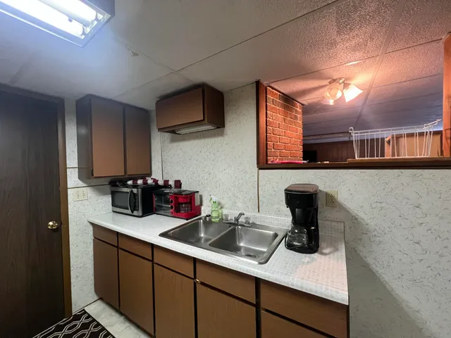 $277,500 | 1806 Barr Street, Hillsdale, MI 49242