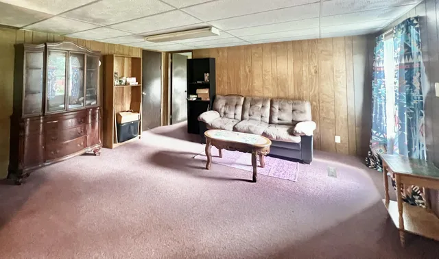 $277,500 | 1806 Barr Street, Hillsdale, MI 49242