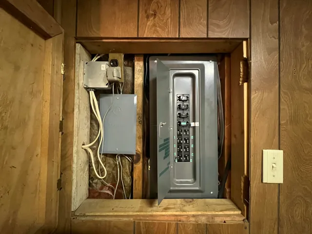 $277,500 | 1806 Barr Street, Hillsdale, MI 49242