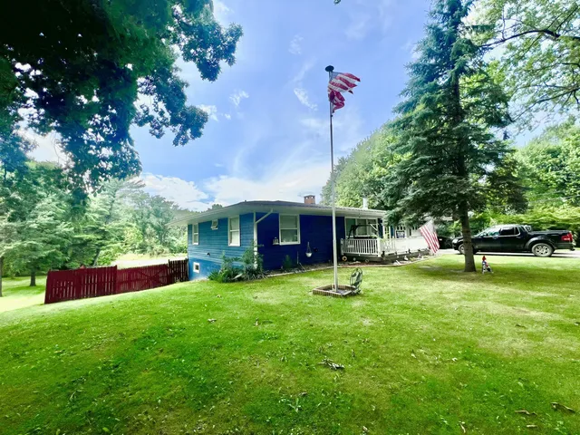 $277,500 | 1806 Barr Street, Hillsdale, MI 49242