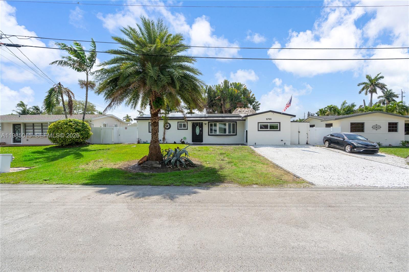 5730 Southwest 55th Street Davie, FL 33314 - Photo 4 of 34