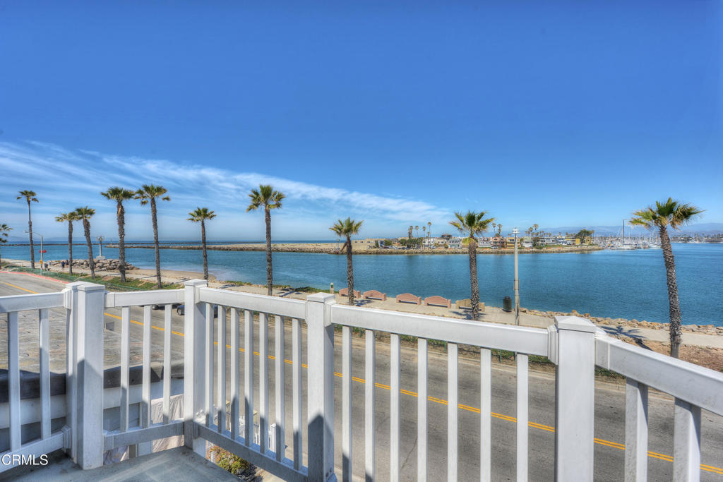 124 San Nicholas Avenue Oxnard, CA 93035 - Photo 3 of 58