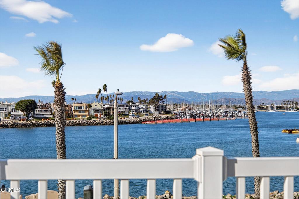 124 San Nicholas Avenue Oxnard, CA 93035 - Photo 5 of 58