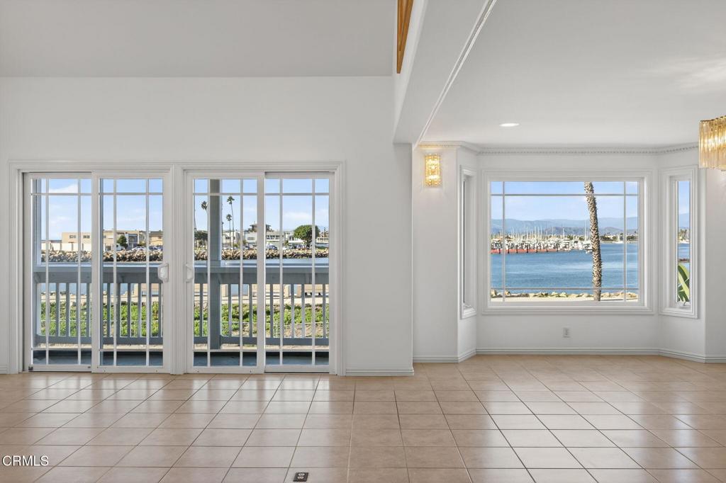 124 San Nicholas Avenue Oxnard, CA 93035 - Photo 7 of 58