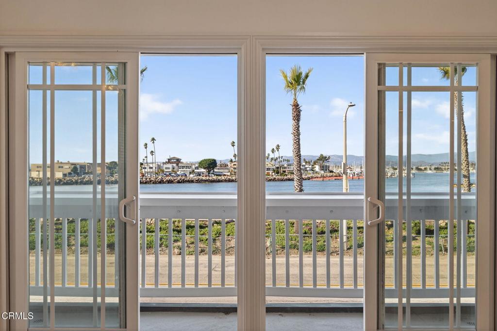 124 San Nicholas Avenue Oxnard, CA 93035 - Photo 8 of 58