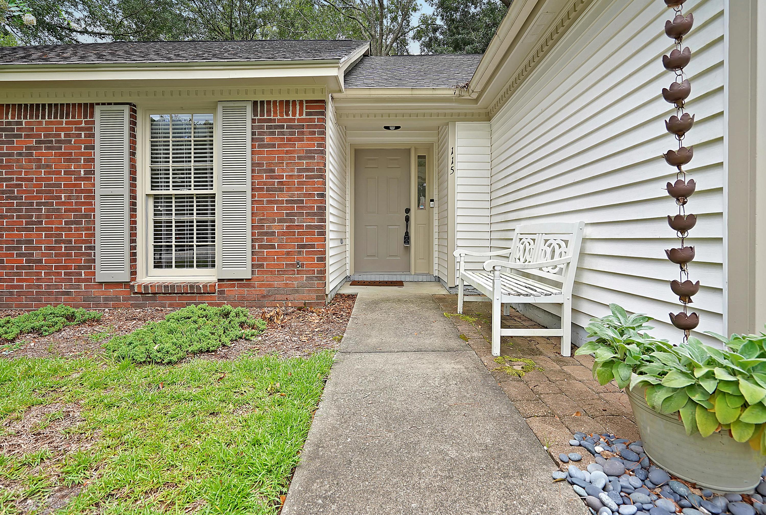 115 Commons Way Goose Creek, SC 29445 - Photo 5 of 37 CREM_115 Commons Way_024