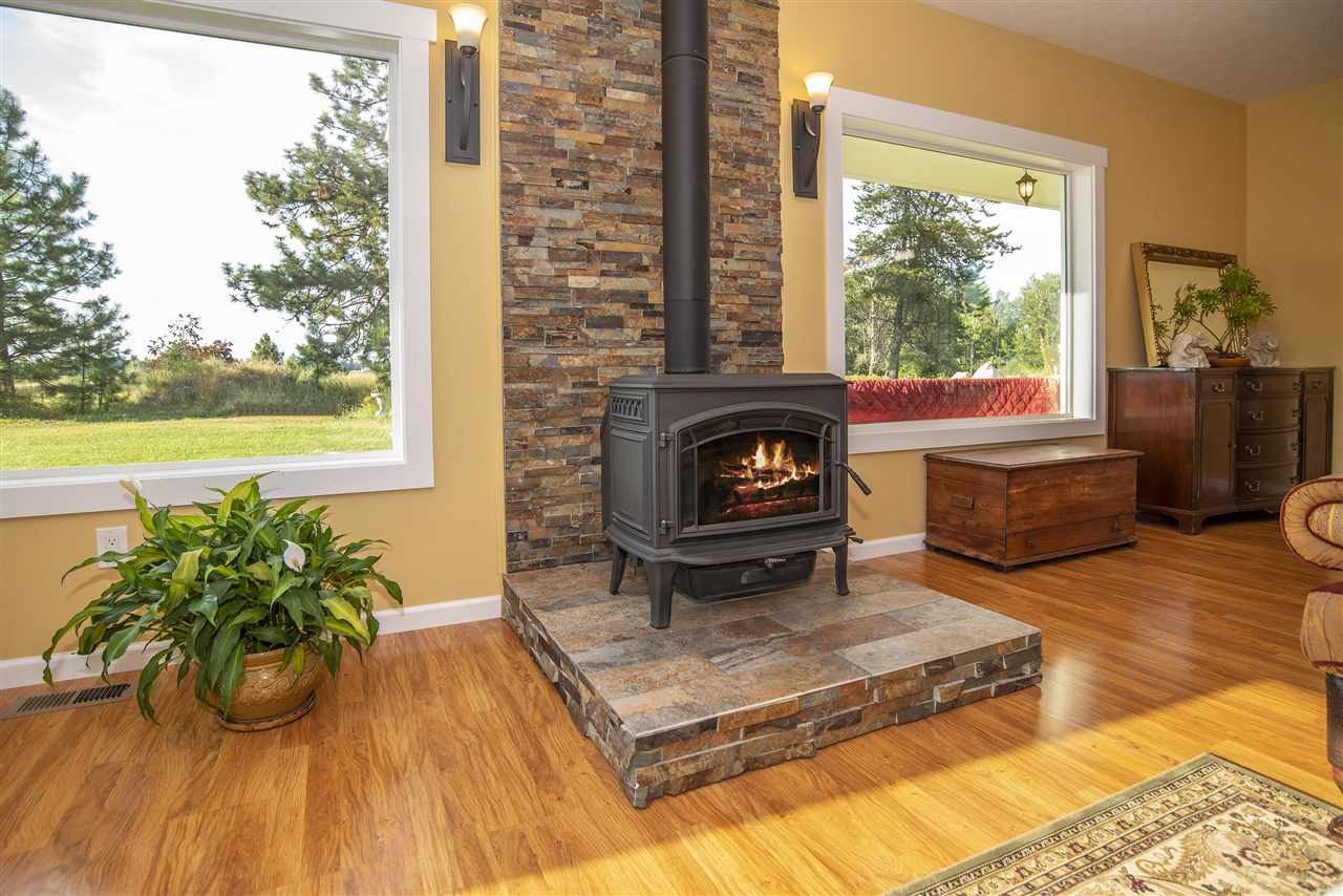 312 West Stuart Road Deer Park, WA 99006 - Photo 4 of 36 Gallery Image 4