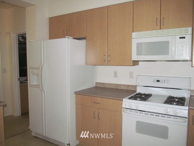 4912 South Talbot Road Renton, WA 98055 - Photo 11 of 16