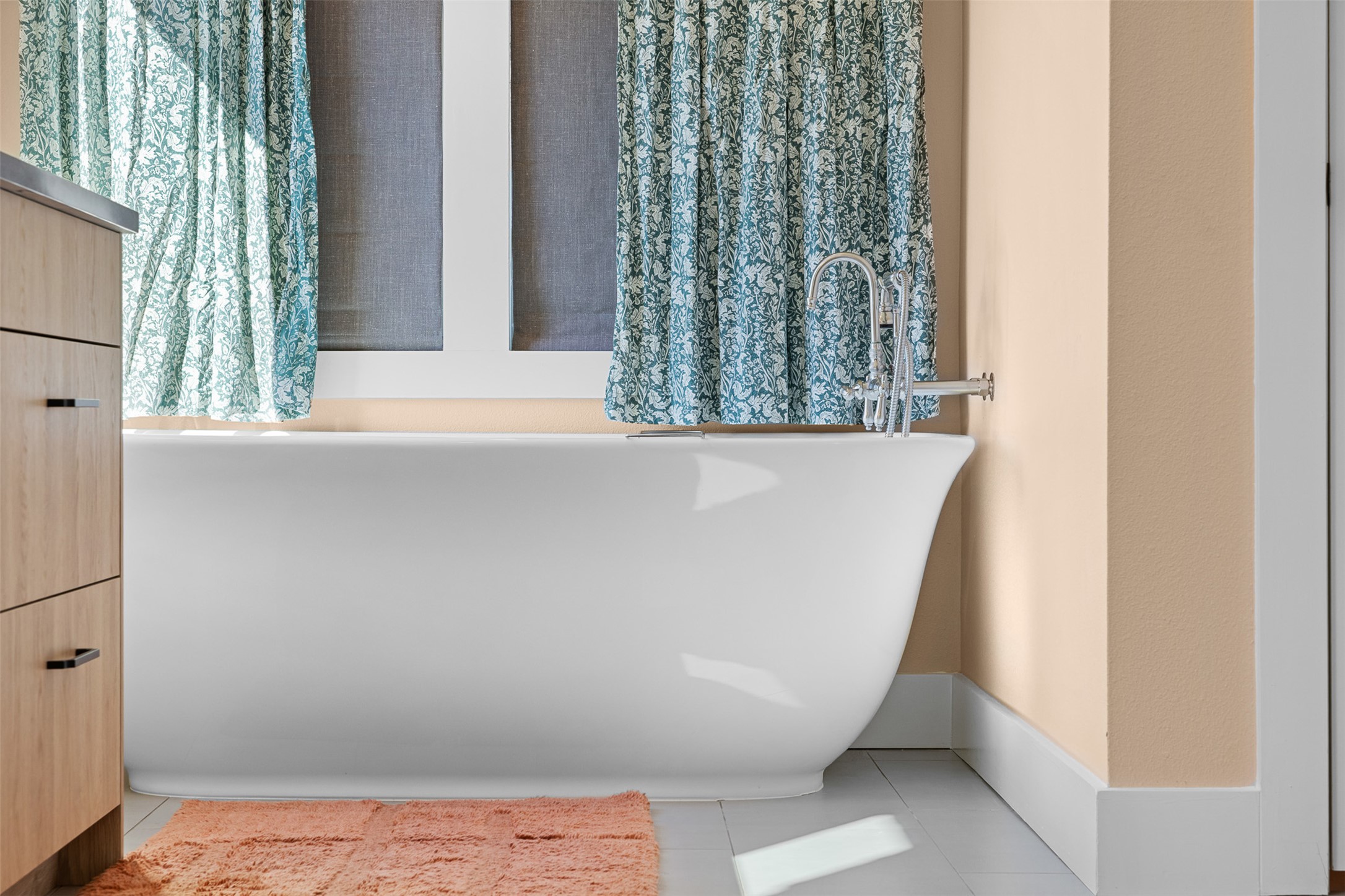 3340 Briggs Road Killeen, TX 76549 - Photo 24 of 40 a view of a bathtub in a bathroom