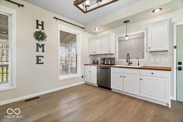 $549,900 | 7195 West 700 North, Fairland, IN 46126