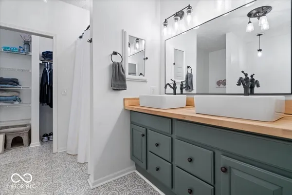 $549,900 | 7195 West 700 North, Fairland, IN 46126
