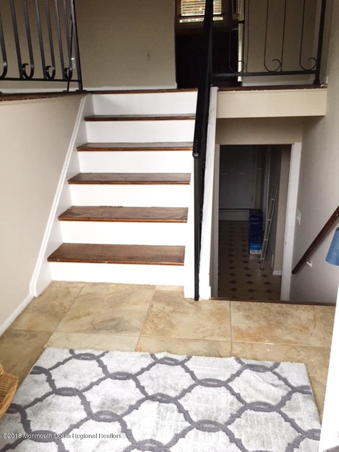 36 Wickatunk Road Manalapan, NJ 07726 - Photo 3 of 16 IMG_1730