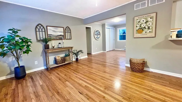 $285,000 | 1509 Pine Street, McHenry, IL 60051