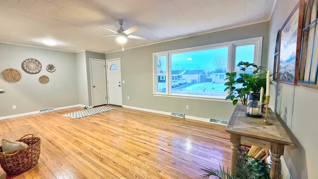 $285,000 | 1509 Pine Street, McHenry, IL 60051