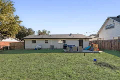 $284,999 | 756 Briarwood Lane, Hurst, TX 76053