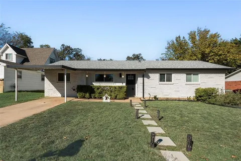 $274,999 | 756 Briarwood Lane, Hurst, TX 76053