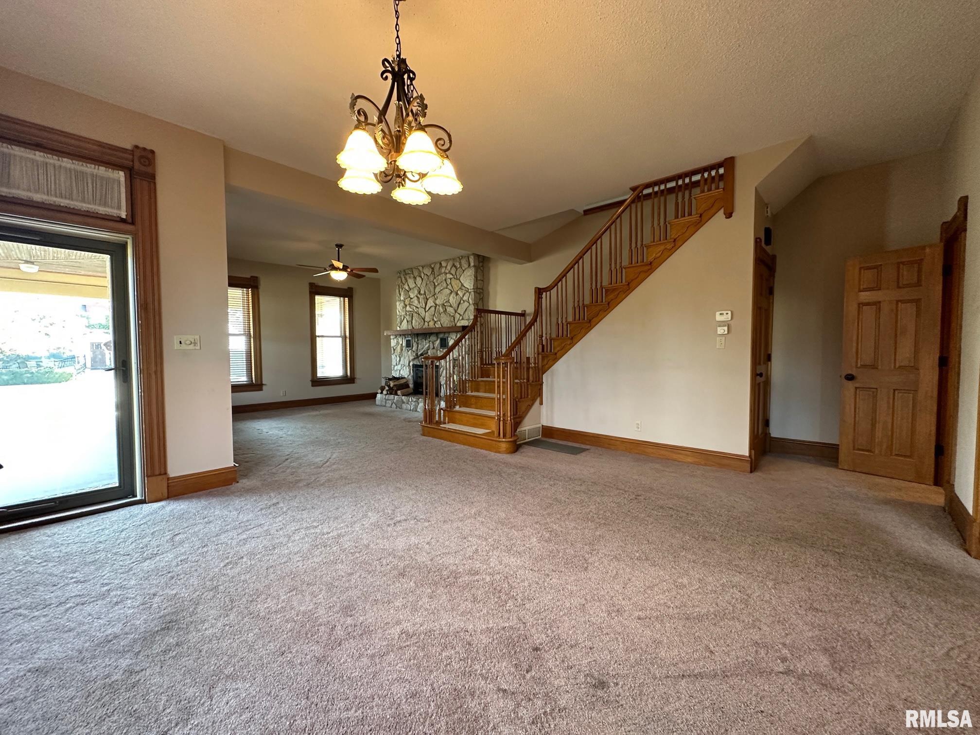 1737 Spring Street Quincy, IL 62301 - Photo 2 of 29
