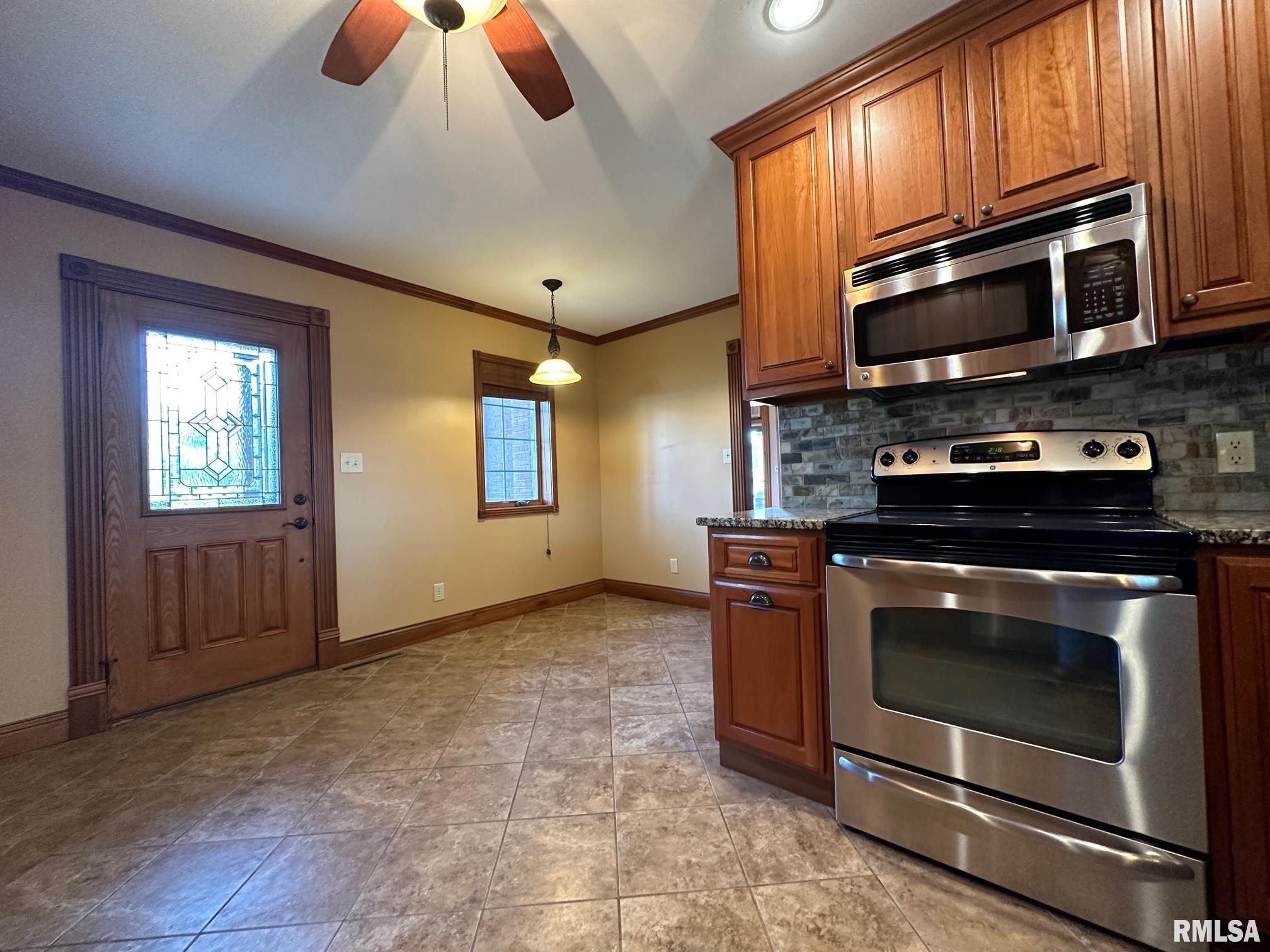 1737 Spring Street Quincy, IL 62301 - Photo 8 of 29