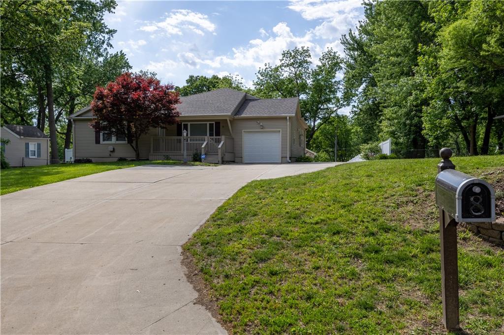 8 Belmont Road St. Joseph, MO 64505 - Photo 3 of 70