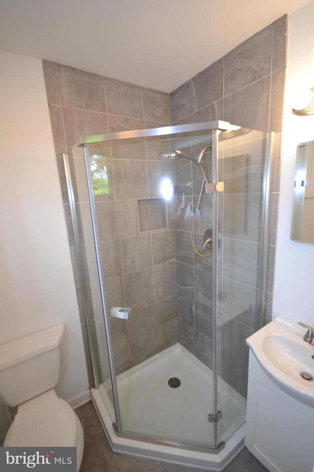 3213 Northmont Road Windsor Mill, MD 21244 - Photo 14 of 20 Bath (Master)
