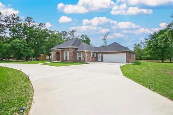 $464,000 | 28264 Heart Of The Forest Boulevard, Folsom, LA 70437