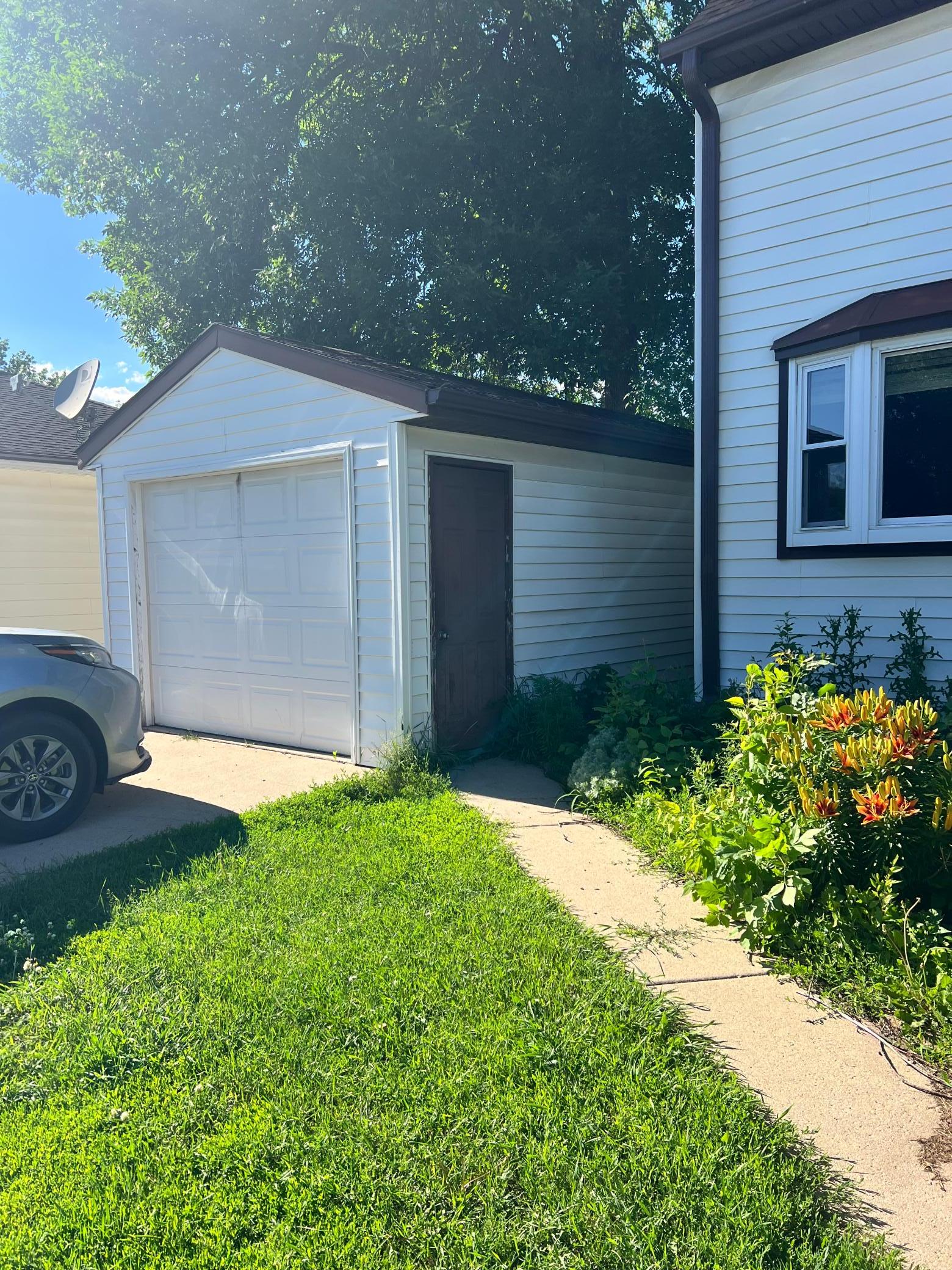 256 Locust Street Dawson, MN 56232 - Photo 2 of 28
