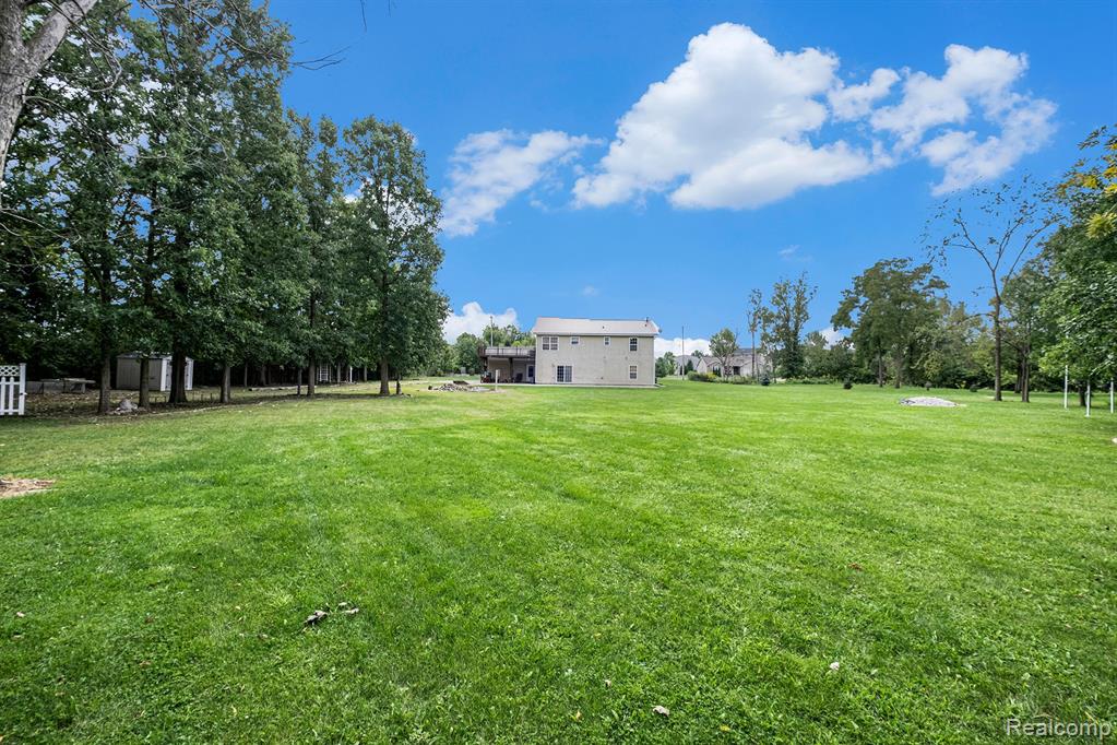 1253 Reid Road Grand Blanc, MI 48439 - Photo 12 of 40