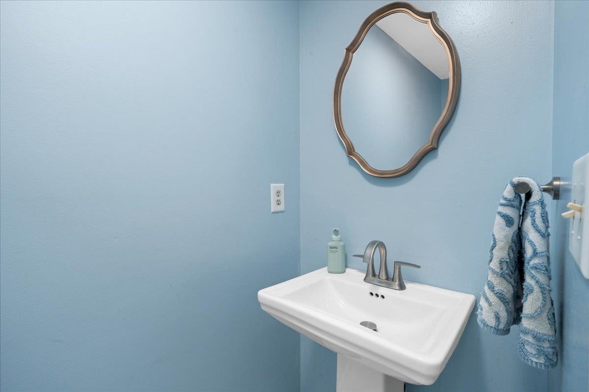 30 Perkins Street, Unit 4 Milford, NH 03055 - Photo 12 of 39