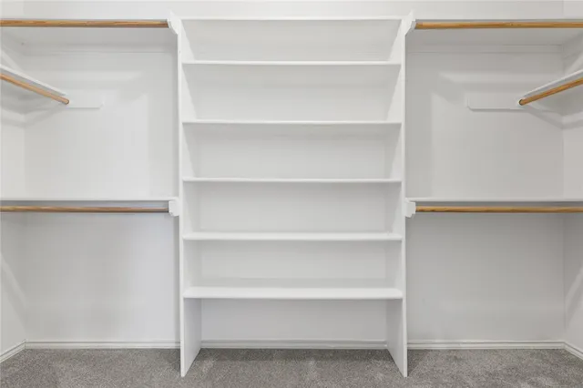 $349,900 | 704 Pebble Creek Drive, Hewitt, TX 76643