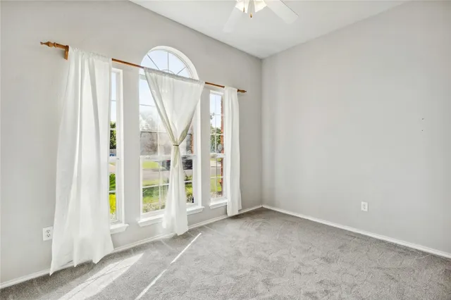 $349,900 | 704 Pebble Creek Drive, Hewitt, TX 76643