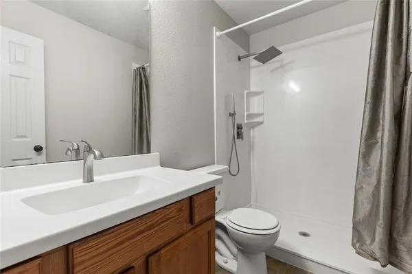 $349,900 | 704 Pebble Creek Drive, Hewitt, TX 76643