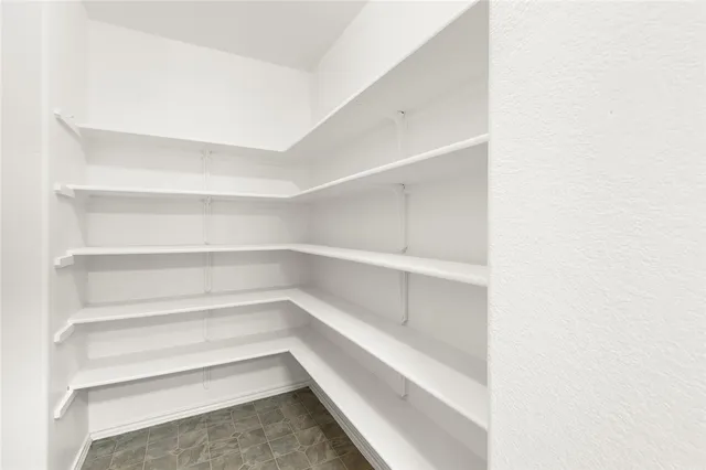 $349,900 | 704 Pebble Creek Drive, Hewitt, TX 76643