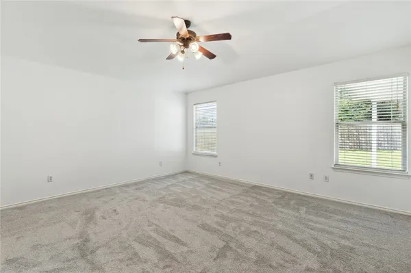 $349,900 | 704 Pebble Creek Drive, Hewitt, TX 76643