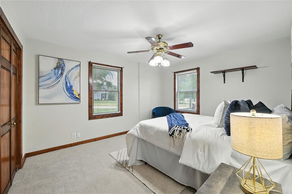 1323 Dublin Street Grapevine, TX 76051 - Photo 21 of 40 a living room with furniture flowerpot and window