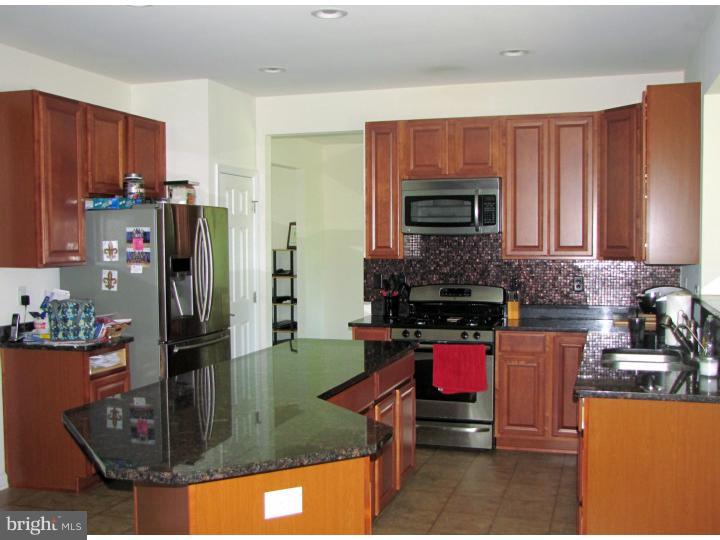122 Rising Ridge Lane Dover, DE 19901 - Photo 2 of 16 Kitchen