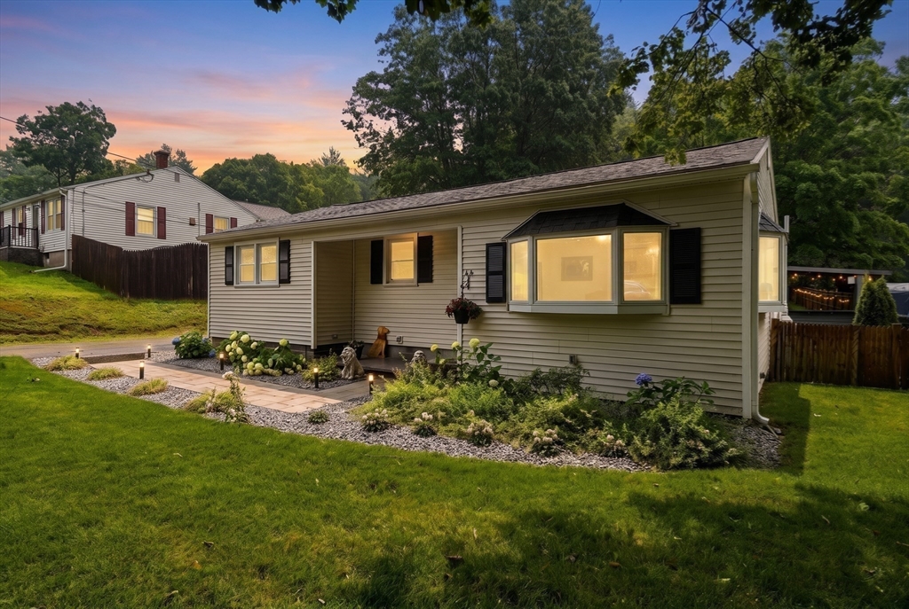 44 Depot Road Oxford, MA 01540 - Photo 7 of 42