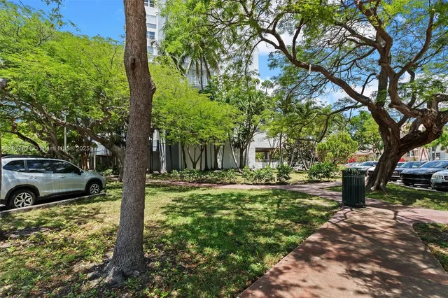$2,500 | 6900 Bay Drive, Unit 10I, Miami Beach, FL 33141