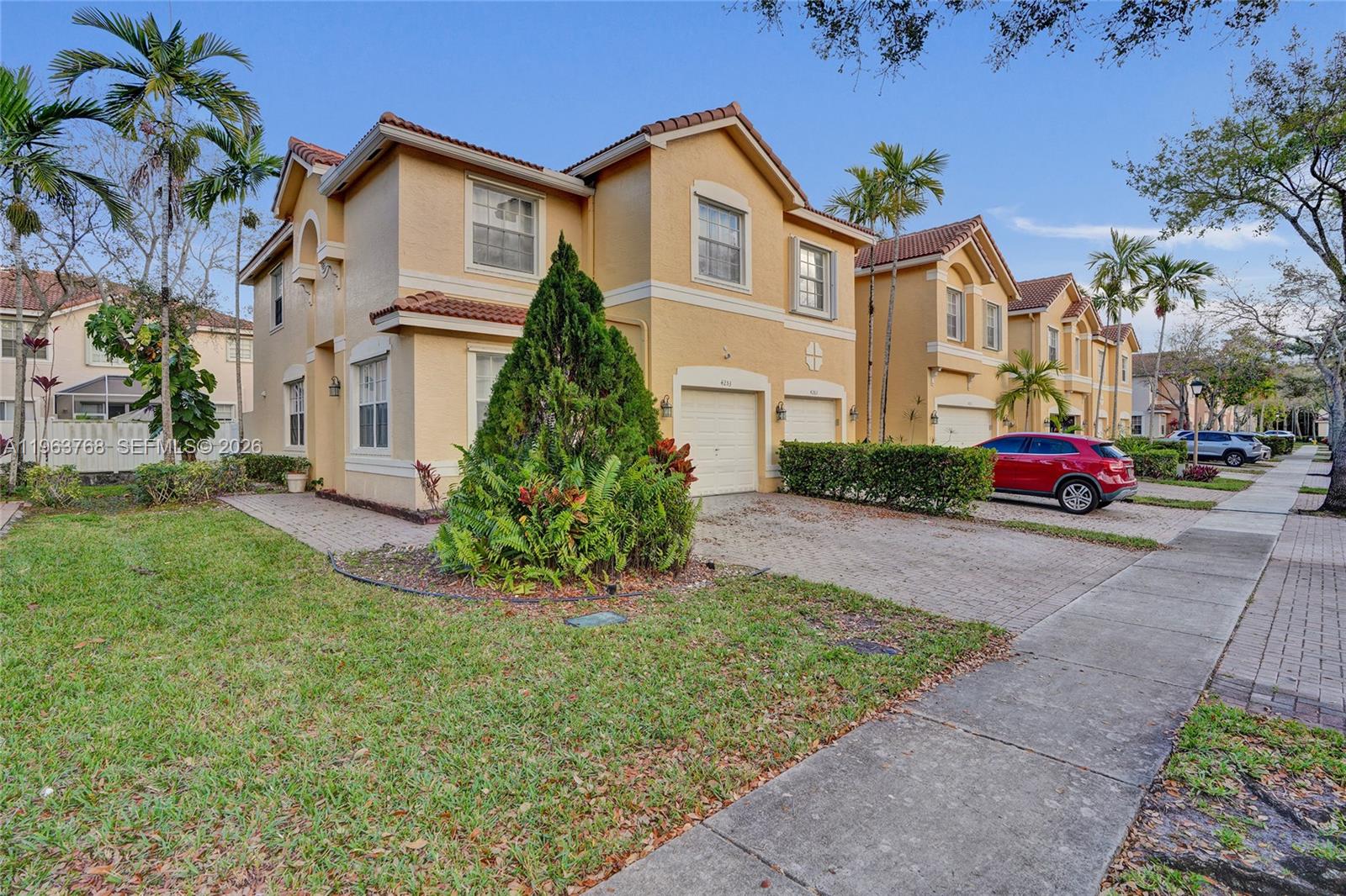 4253 Southwest 124th Terrace Miramar, FL 33027 - Photo 5 of 35