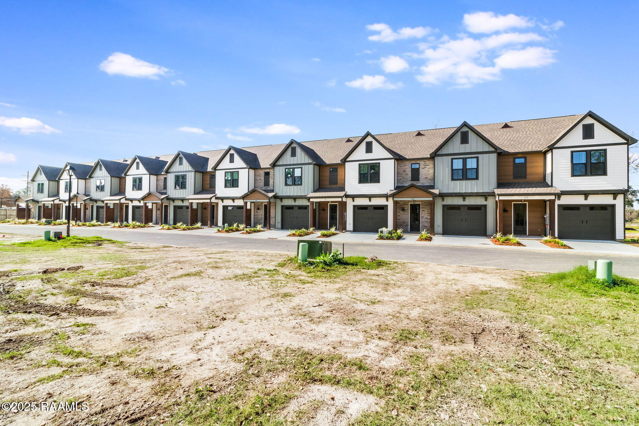 425 Heart D Farm Road, Unit 110 Youngsville, LA 70592 - Photo 11 of 52 20250104030305930282000000-o