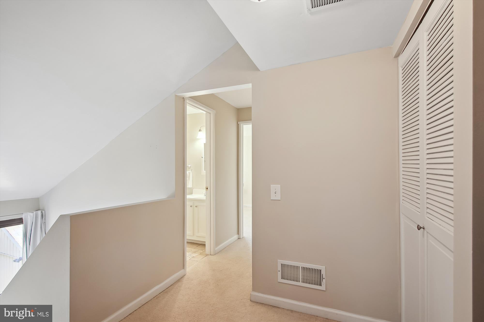 8982 Blue Pool Columbia, MD 21045 - Photo 33 of 36