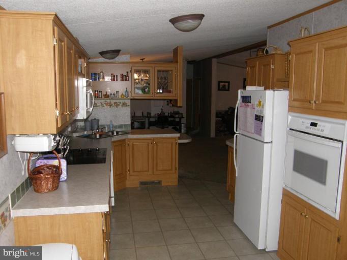 16815 Alcott Road, Unit 634 Hagerstown, MD 21740 - Photo 4 of 10 Kitchen