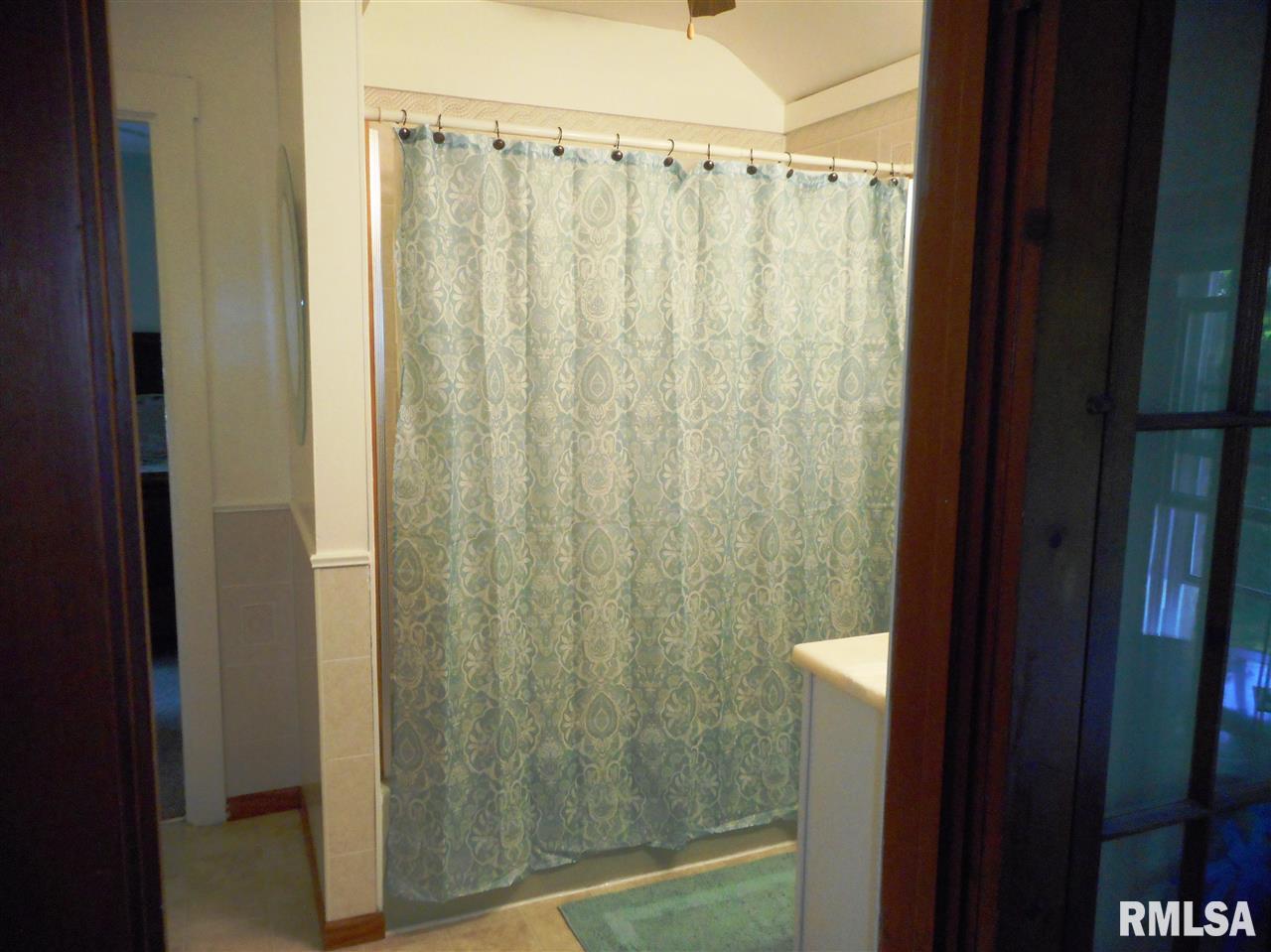 18190 North Spencer Road Pleasant Valley, IA 52767 - Photo 11 of 18 Gallery Image 11