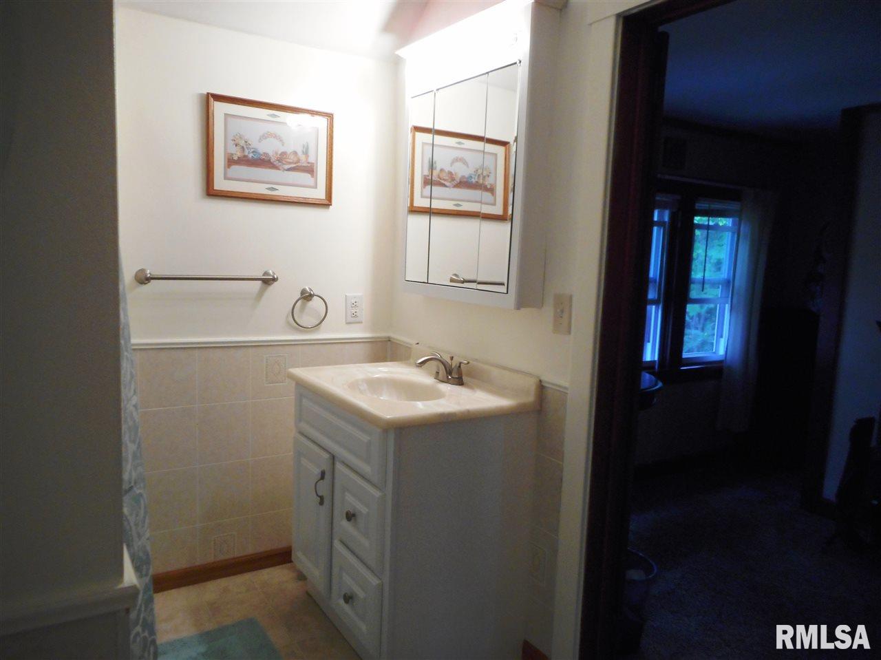 18190 North Spencer Road Pleasant Valley, IA 52767 - Photo 12 of 18 Gallery Image 12